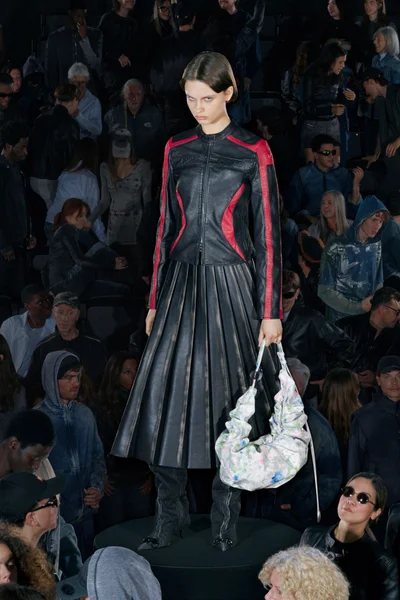 Look 19